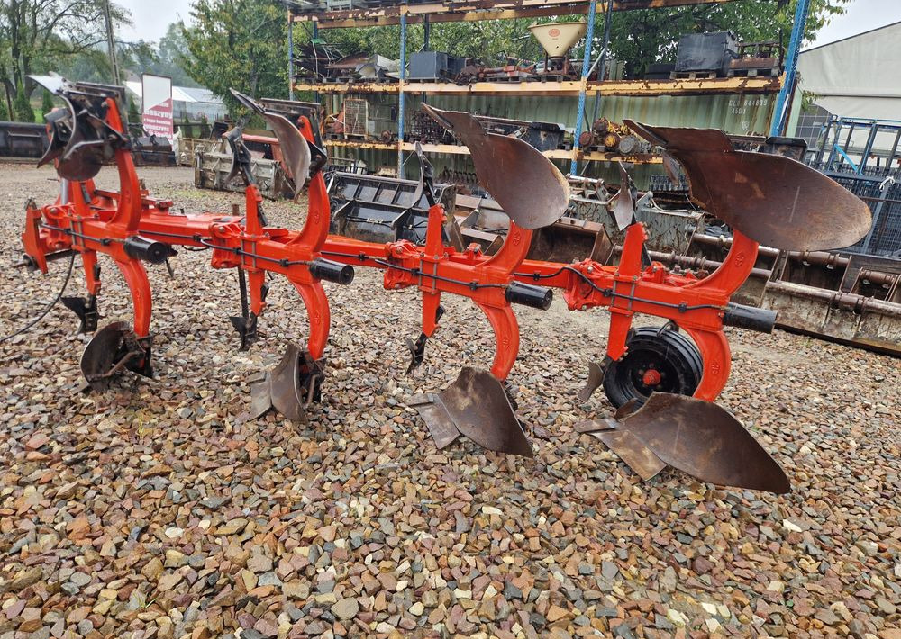 Pług obrotowy GREGOIRE-BESSON 2002 Pług 4 skibowy obrotowy Gregoire-Besson - Charrue: photos 3 Pług obrotowy GREGOIRE-BESSON 2002 Pług 4 skibowy obrotowy Gregoire-Besson - Charrue: photos 3