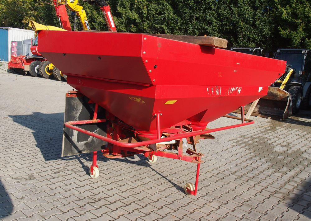 Rozsiewacz nawozów Lely 2 tony z wagą i komputerem wysiewającym - Distributeur d'engrais: photos 1 Rozsiewacz nawozów Lely 2 tony z wagą i komputerem wysiewającym - Distributeur d'engrais: photos 1