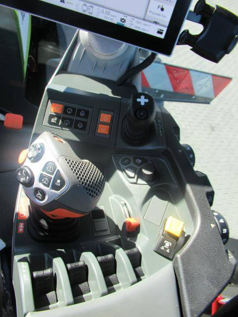 Tracteur agricole Claas Xerion 5000 Trac: photos 21