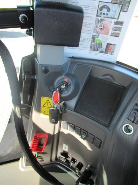 Tracteur agricole Claas Xerion 5000 Trac: photos 15