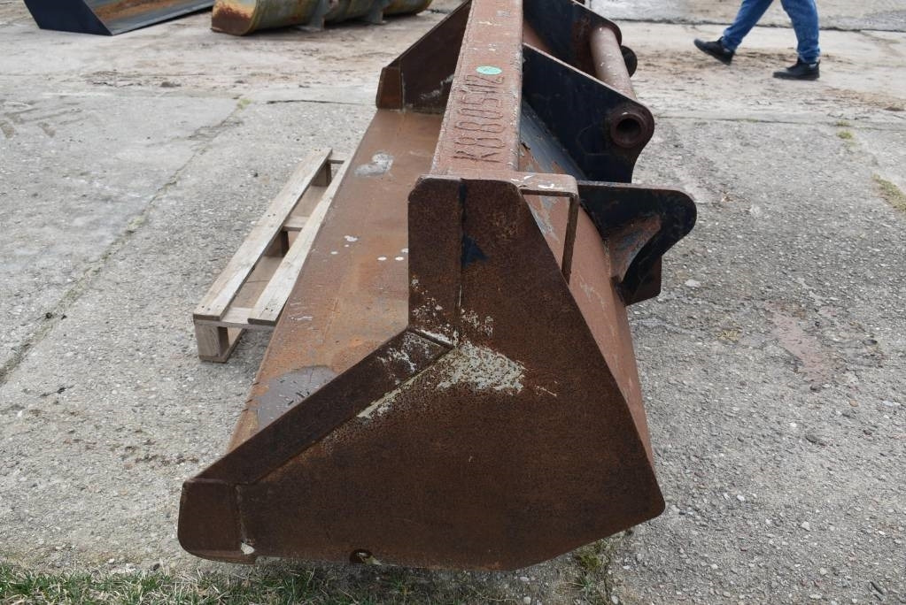 Łyżki do ładowarki CAT , JCB, CASE, SCORPION,KRAME - Godet pour Engins de chantier: photos 4 Łyżki do ładowarki CAT , JCB, CASE, SCORPION,KRAME - Godet pour Engins de chantier: photos 4