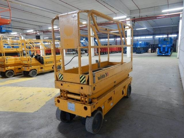 Haulotte Compact 8CU - Nacelle ciseaux: photos 4 Haulotte Compact 8CU - Nacelle ciseaux: photos 4