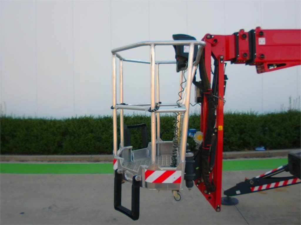 Nacelle télescopique, Nacelle araignée Hinowa TC13S: photos 11 Nacelle télescopique, Nacelle araignée Hinowa TC13S: photos 11