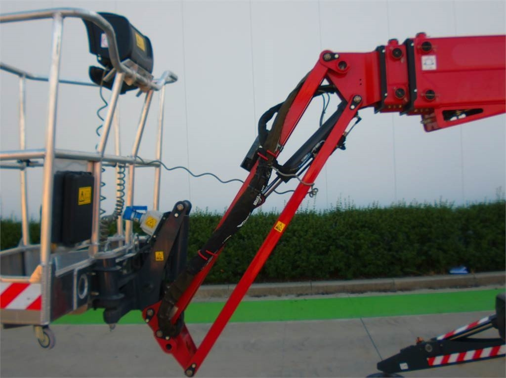 Nacelle télescopique, Nacelle araignée Hinowa TC13S: photos 7 Nacelle télescopique, Nacelle araignée Hinowa TC13S: photos 7