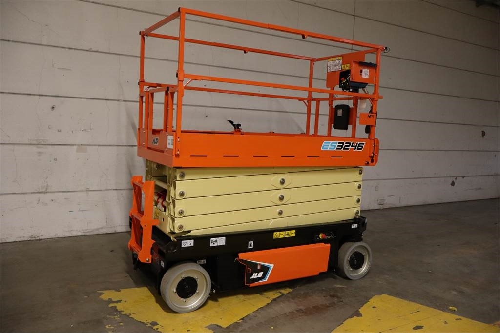 JLG 3246ES - Nacelle ciseaux: photos 2 JLG 3246ES - Nacelle ciseaux: photos 2