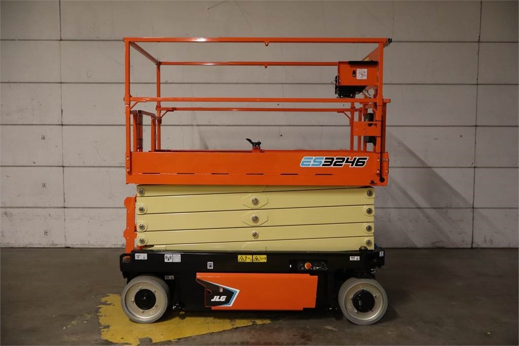 JLG 3246ES - Nacelle ciseaux: photos 1 JLG 3246ES - Nacelle ciseaux: photos 1