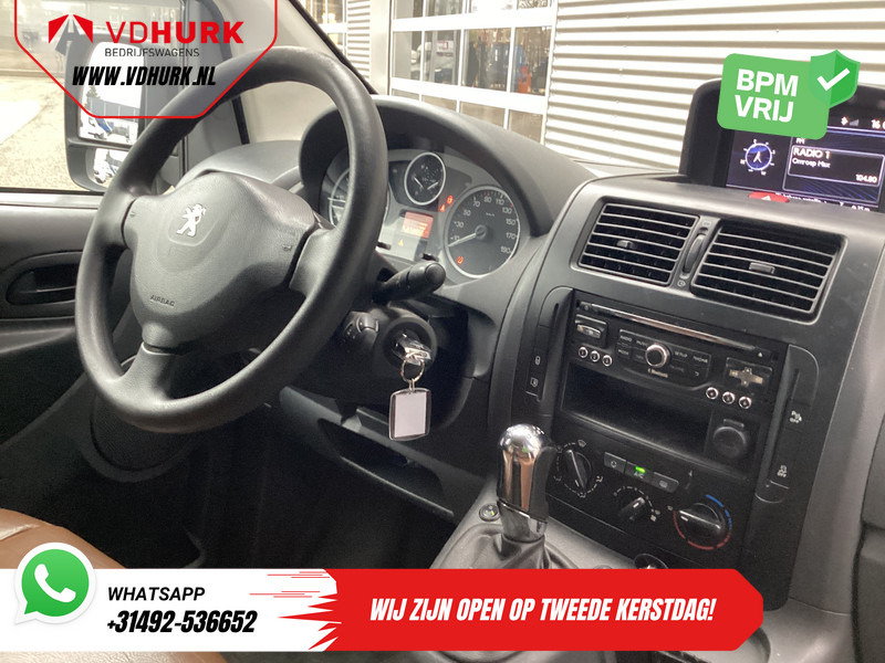Peugeot Expert 2.0 HDI 165 pk Aut. L2 EXPORT Leder/ Imperiaal/ Airco/ Cruise/ PDC/ Trekhaak - Fourgonnette: photos 3 Peugeot Expert 2.0 HDI 165 pk Aut. L2 EXPORT Leder/ Imperiaal/ Airco/ Cruise/ PDC/ Trekhaak - Fourgonnette: photos 3