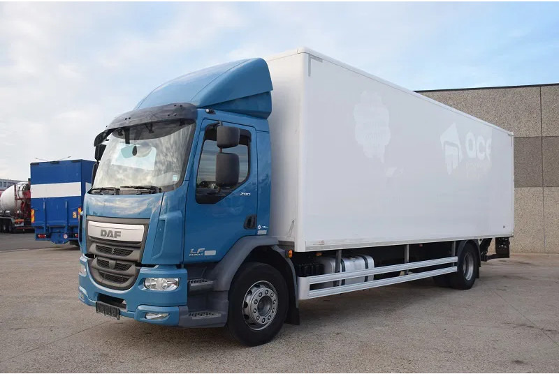 DAF LF 280 - Camion fourgon: photos 2 DAF LF 280 - Camion fourgon: photos 2