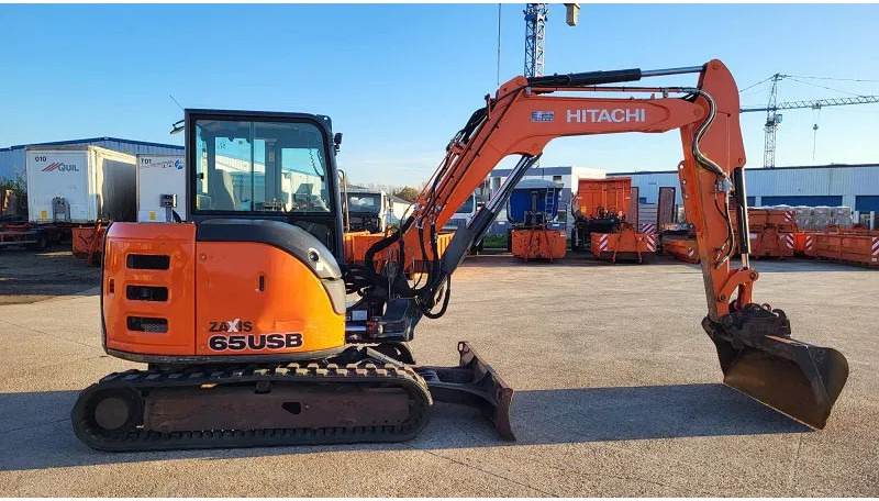 Hitachi ZX65USB-5A CLR - Pelle sur chenille: photos 5 Hitachi ZX65USB-5A CLR - Pelle sur chenille: photos 5