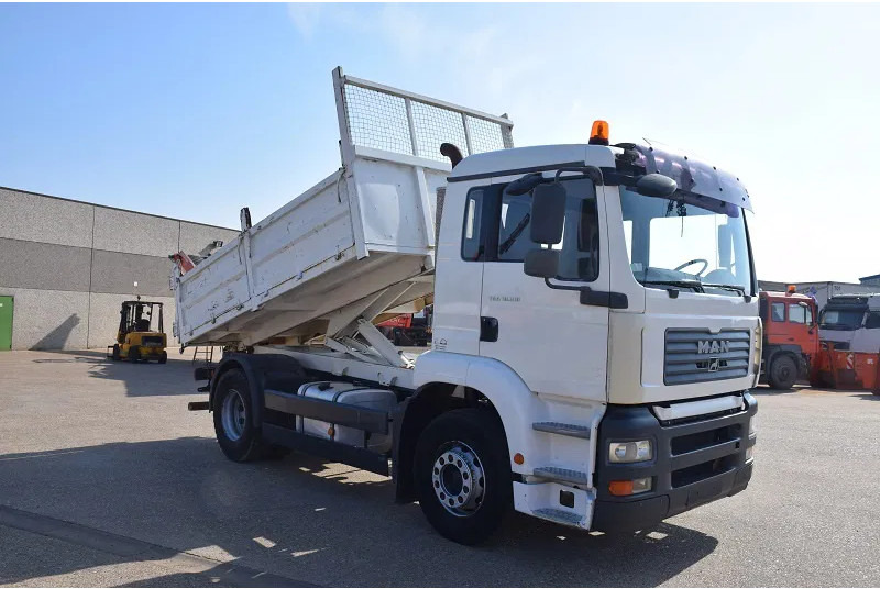 MAN TGA 19.310 - Camion benne: photos 3 MAN TGA 19.310 - Camion benne: photos 3