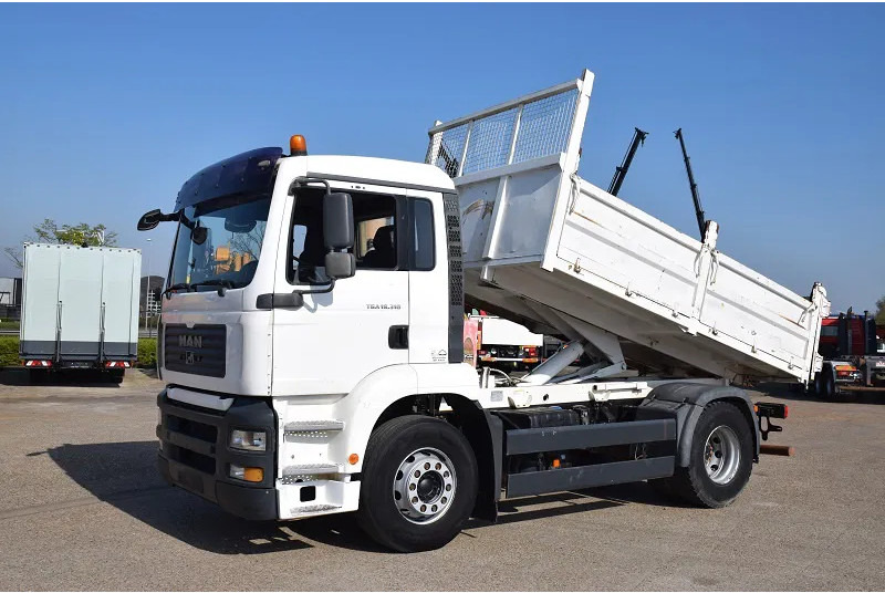 MAN TGA 19.310 - Camion benne: photos 2 MAN TGA 19.310 - Camion benne: photos 2