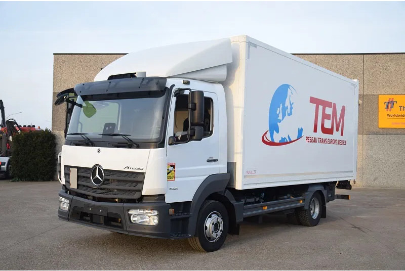 Mercedes-Benz Atego 1021 - Camion fourgon: photos 2 Mercedes-Benz Atego 1021 - Camion fourgon: photos 2