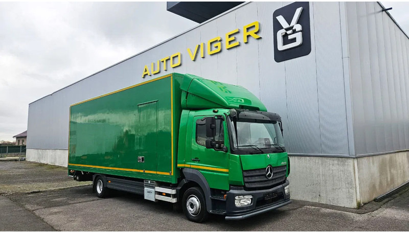 Mercedes-Benz Atego 1018 *L*Achteruitrijcamera*Automaat*Airco*Dhollandia Laadbrug*7149cm - Camion: photos 1 Mercedes-Benz Atego 1018 *L*Achteruitrijcamera*Automaat*Airco*Dhollandia Laadbrug*7149cm - Camion: photos 1