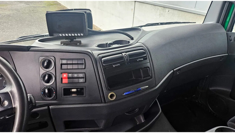 Mercedes-Benz Atego 1018 *L*Achteruitrijcamera*Automaat*Airco*Dhollandia Laadbrug*7149cm - Camion: photos 5 Mercedes-Benz Atego 1018 *L*Achteruitrijcamera*Automaat*Airco*Dhollandia Laadbrug*7149cm - Camion: photos 5