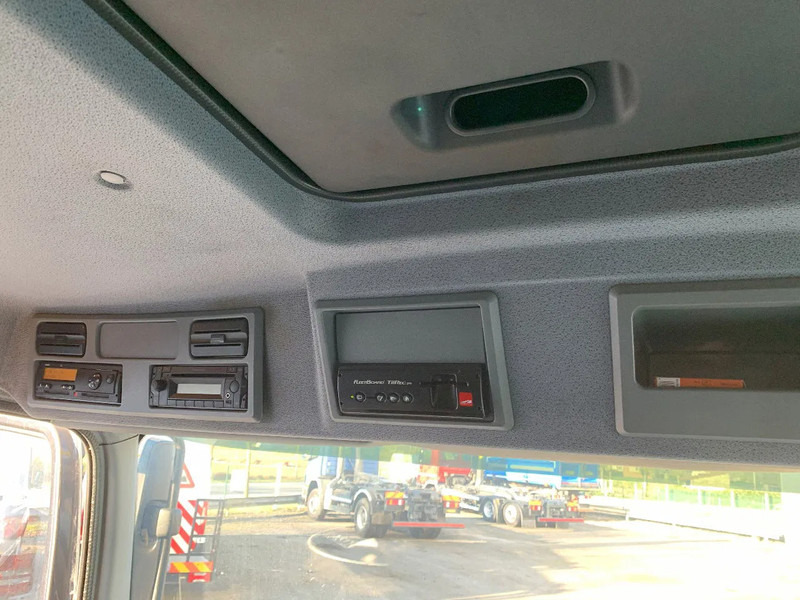 Mercedes-Benz Atego 1018 KOELING*Cruise control*Airconditioning*Geveerde bestuurdersstoel* - Camion fourgon: photos 4 Mercedes-Benz Atego 1018 KOELING*Cruise control*Airconditioning*Geveerde bestuurdersstoel* - Camion fourgon: photos 4