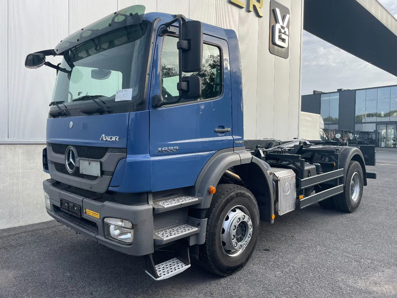 Mercedes-Benz Axor 1833 *cruise control*bluetooth*airconditioning*differentieelslot - Camion ampliroll: photos 2 Mercedes-Benz Axor 1833 *cruise control*bluetooth*airconditioning*differentieelslot - Camion ampliroll: photos 2