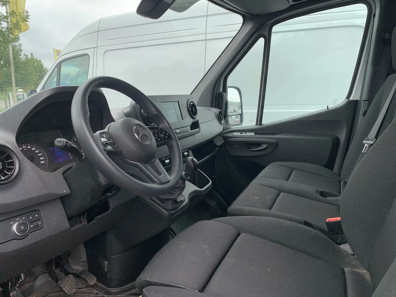 Mercedes-Benz Sprinter 317 CDI*L2H2*360°CAMERA*TEMPOMAT*NAVIGATIE*STOELVERWARMING* - Fourgon utilitaire: photos 3 Mercedes-Benz Sprinter 317 CDI*L2H2*360°CAMERA*TEMPOMAT*NAVIGATIE*STOELVERWARMING* - Fourgon utilitaire: photos 3