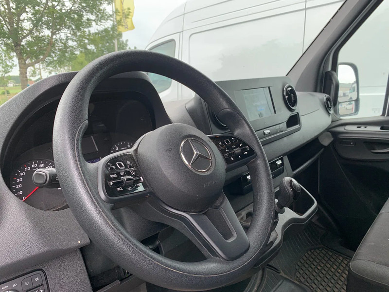 Mercedes-Benz Sprinter 317 CDI*L2H2*360°CAMERA*TEMPOMAT*NAVIGATIE*STOELVERWARMING* - Fourgon utilitaire: photos 4 Mercedes-Benz Sprinter 317 CDI*L2H2*360°CAMERA*TEMPOMAT*NAVIGATIE*STOELVERWARMING* - Fourgon utilitaire: photos 4