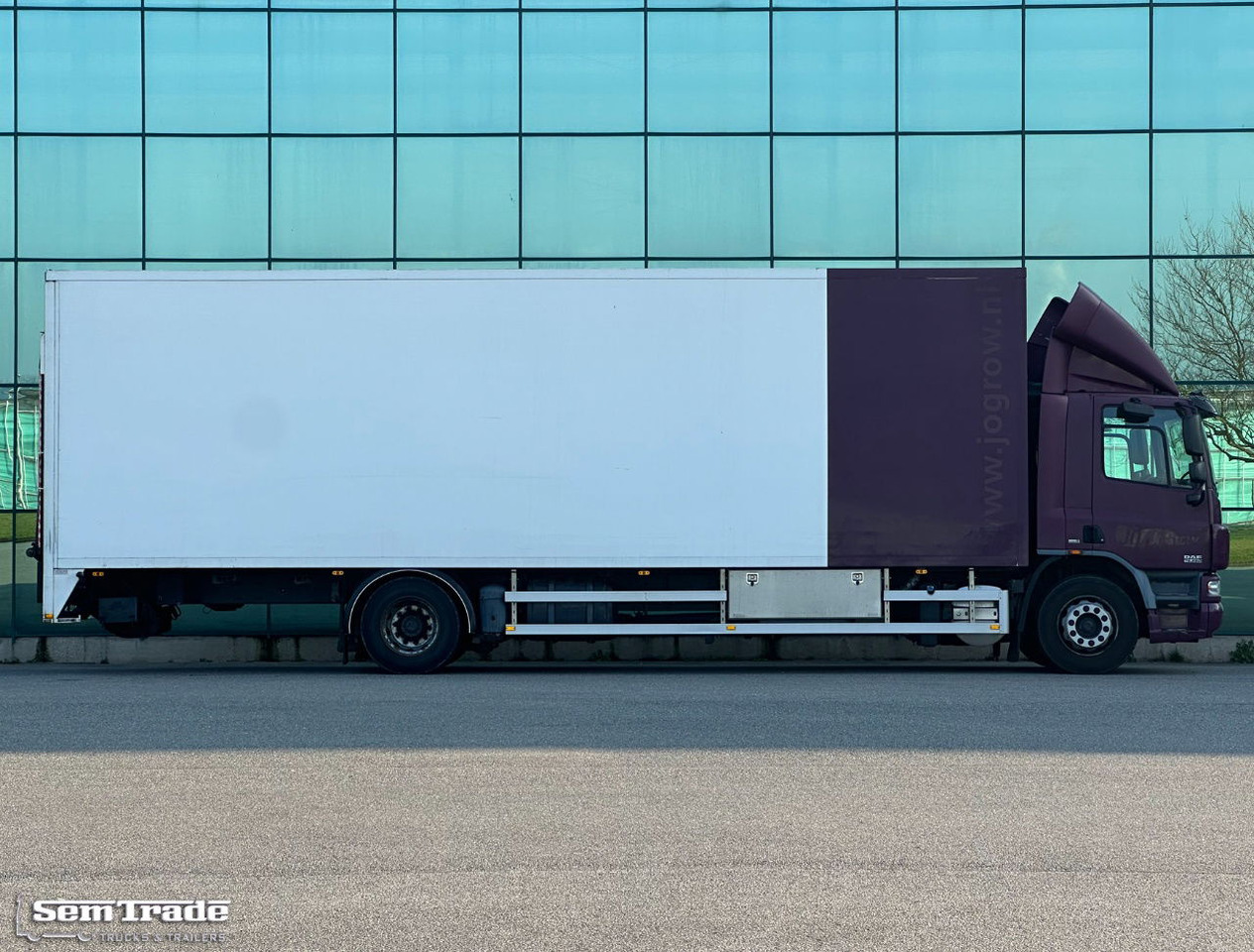 DAF CF 75 Isolated BOX + Heater Tail Lift 478.000 KM Holland-Truck - Camion fourgon: photos 5 DAF CF 75 Isolated BOX + Heater Tail Lift 478.000 KM Holland-Truck - Camion fourgon: photos 5