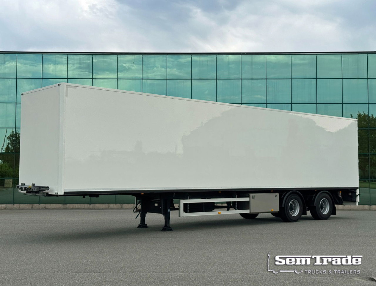 FAG 2 AS Burgers BAK Geisoleerd Gegalvaniseerd Chassis ZO Goed ALS Nieuw Direct Leverbaar 1325 x 244 x 267 CM Inwendig - Semi-remorque fourgon: photos 1 FAG 2 AS Burgers BAK Geisoleerd Gegalvaniseerd Chassis ZO Goed ALS Nieuw Direct Leverbaar 1325 x 244 x 267 CM Inwendig - Semi-remorque fourgon: photos 1