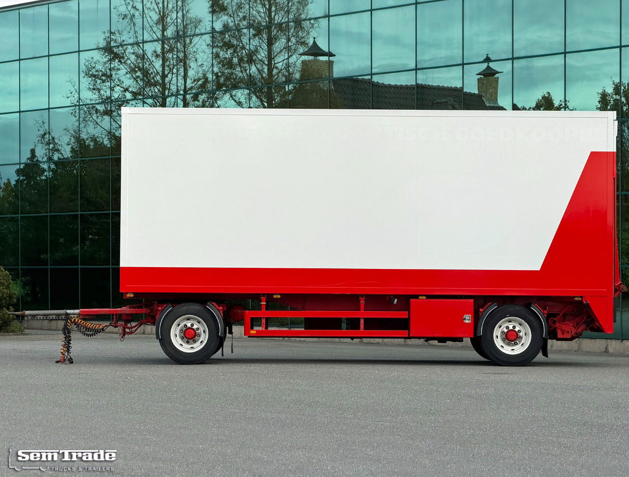 Heiwo Chassis + Isolated BOX 770x250x270 Inside Tail Lift Super Condition - Remorque fourgon: photos 2 Heiwo Chassis + Isolated BOX 770x250x270 Inside Tail Lift Super Condition - Remorque fourgon: photos 2