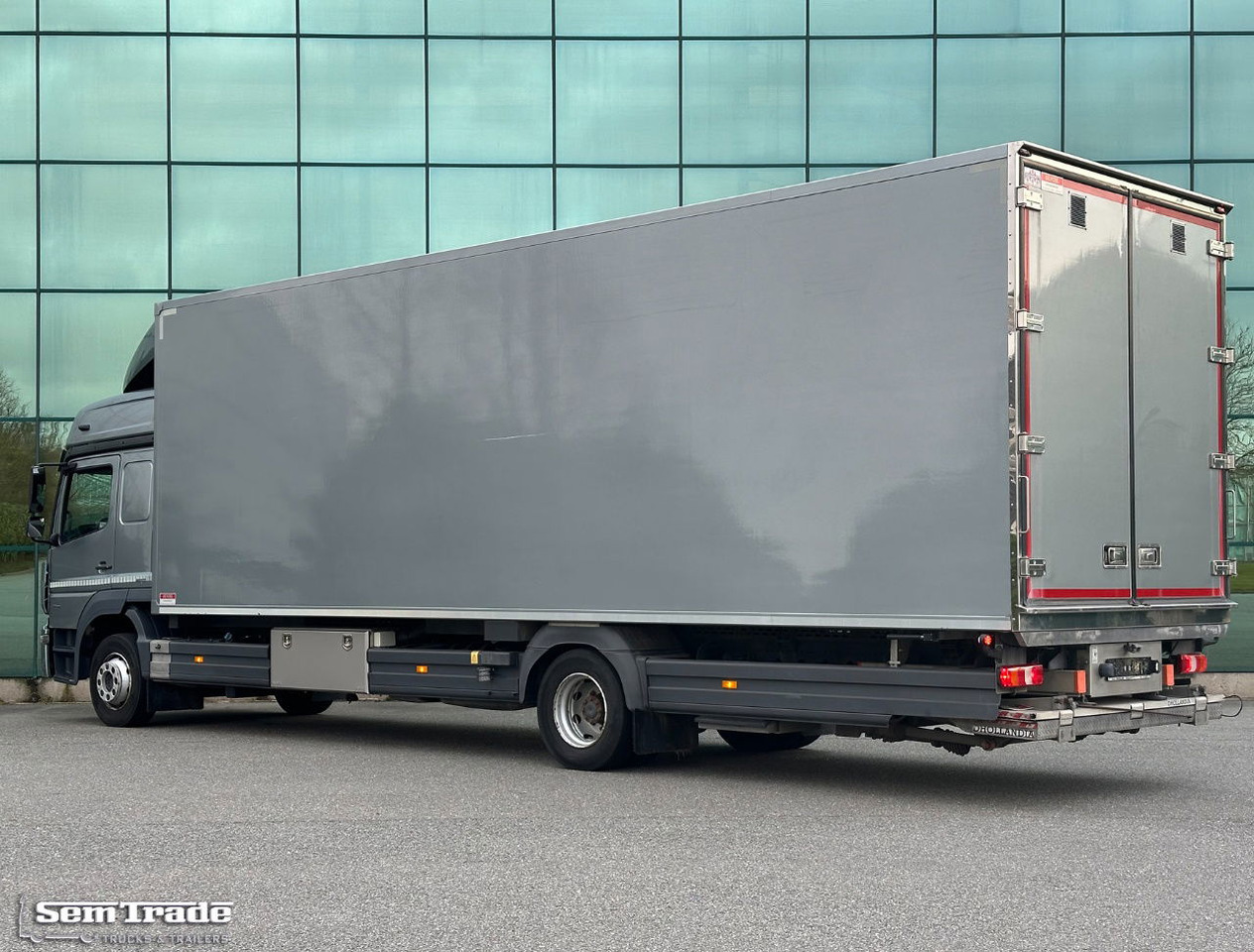 Mercedes-Benz Atego 1221 Euro 6 Isolated BOX + Heater Side Door Tail Lift 336.00 - Camion fourgon: photos 3 Mercedes-Benz Atego 1221 Euro 6 Isolated BOX + Heater Side Door Tail Lift 336.00 - Camion fourgon: photos 3