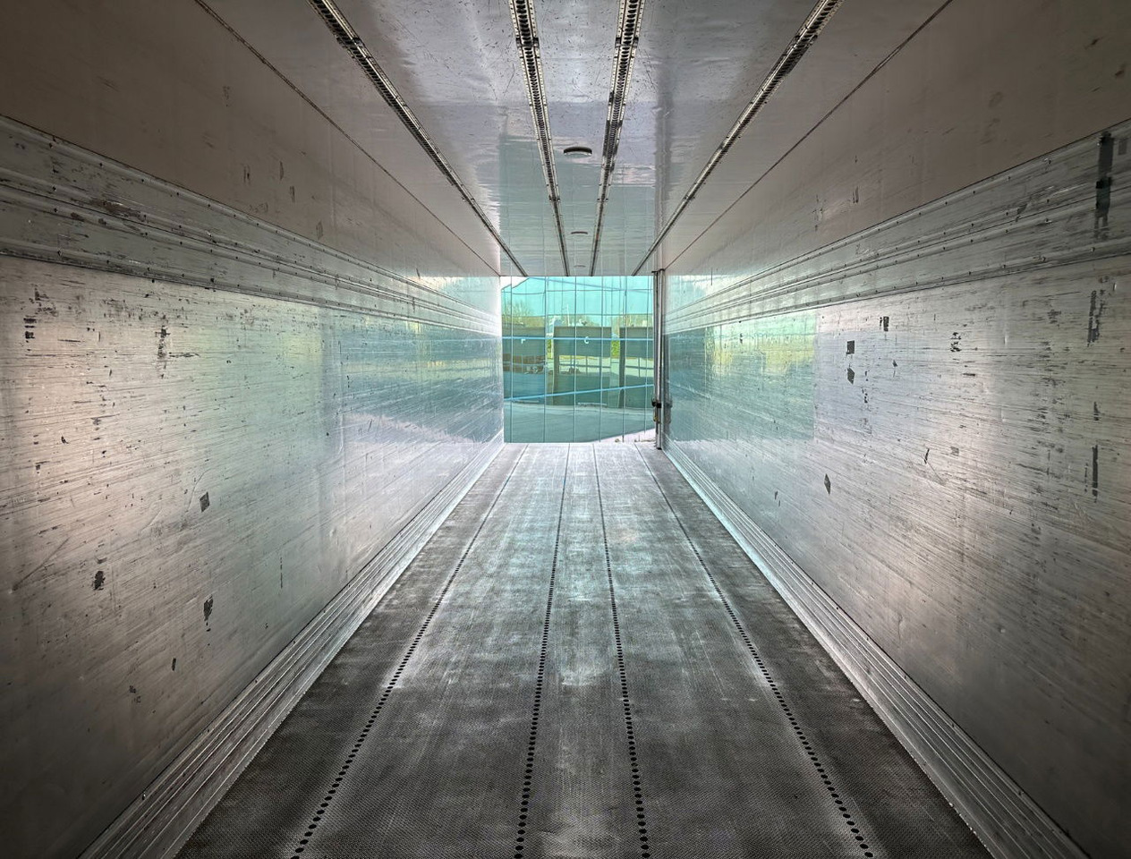 Semi-remorque frigorifique Renders Chereau Carrier Maxima 1300 Steering Axle Tail Lift Belgium Trailer: photos 20 Semi-remorque frigorifique Renders Chereau Carrier Maxima 1300 Steering Axle Tail Lift Belgium Trailer: photos 20