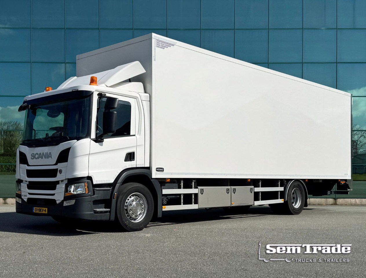 Scania P320 Heiwo 16 Karrenbak 275 CM Hoog Kachel 2.500 KG Klep Super Staat - Camion fourgon: photos 1 Scania P320 Heiwo 16 Karrenbak 275 CM Hoog Kachel 2.500 KG Klep Super Staat - Camion fourgon: photos 1