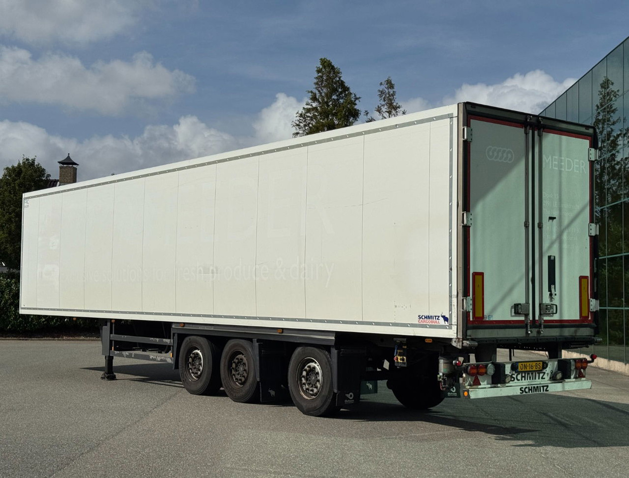 Schmitz Cargobull 3-AS Stuuras Carrier Vector 1550 Gegalvaniseerd Chassis Nieuwe APK Zeer Goede Banden TOP Staat NL Trailer - Semi-remorque frigorifique: photos 3 Schmitz Cargobull 3-AS Stuuras Carrier Vector 1550 Gegalvaniseerd Chassis Nieuwe APK Zeer Goede Banden TOP Staat NL Trailer - Semi-remorque frigorifique: photos 3