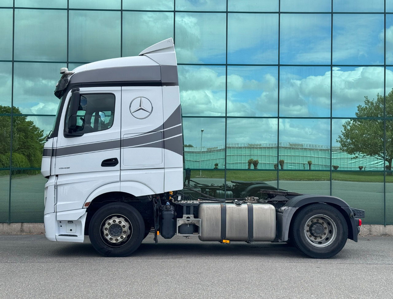 Mercedes-Benz Actros 1945 382.000 KM PTO + Hydraulics TOP Condition NL Truck - Tracteur routier: photos 2 Mercedes-Benz Actros 1945 382.000 KM PTO + Hydraulics TOP Condition NL Truck - Tracteur routier: photos 2