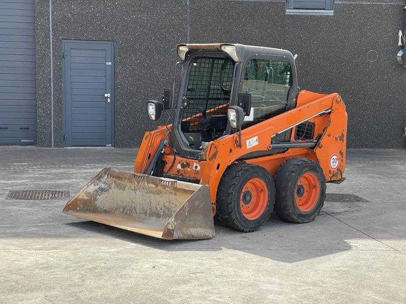 Bobcat S 450 - Chargeuse sur pneus: photos 1 Bobcat S 450 - Chargeuse sur pneus: photos 1