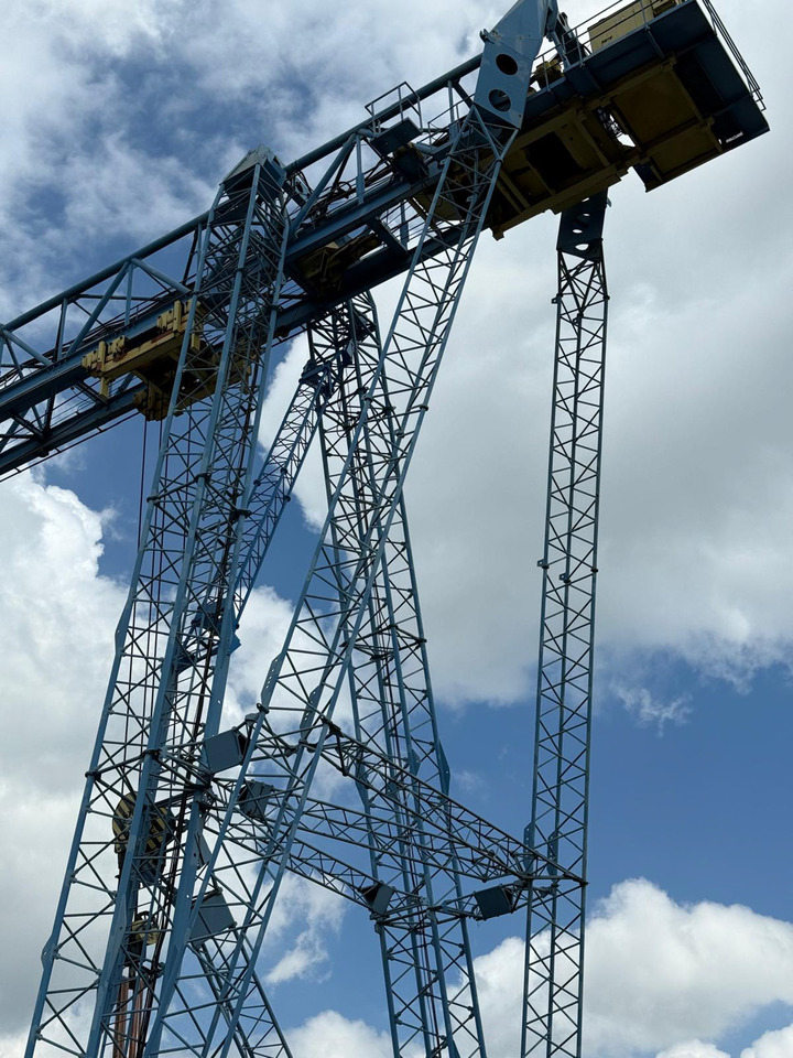 Voest Alpine P22 - Portique de manutention: photos 4 Voest Alpine P22 - Portique de manutention: photos 4