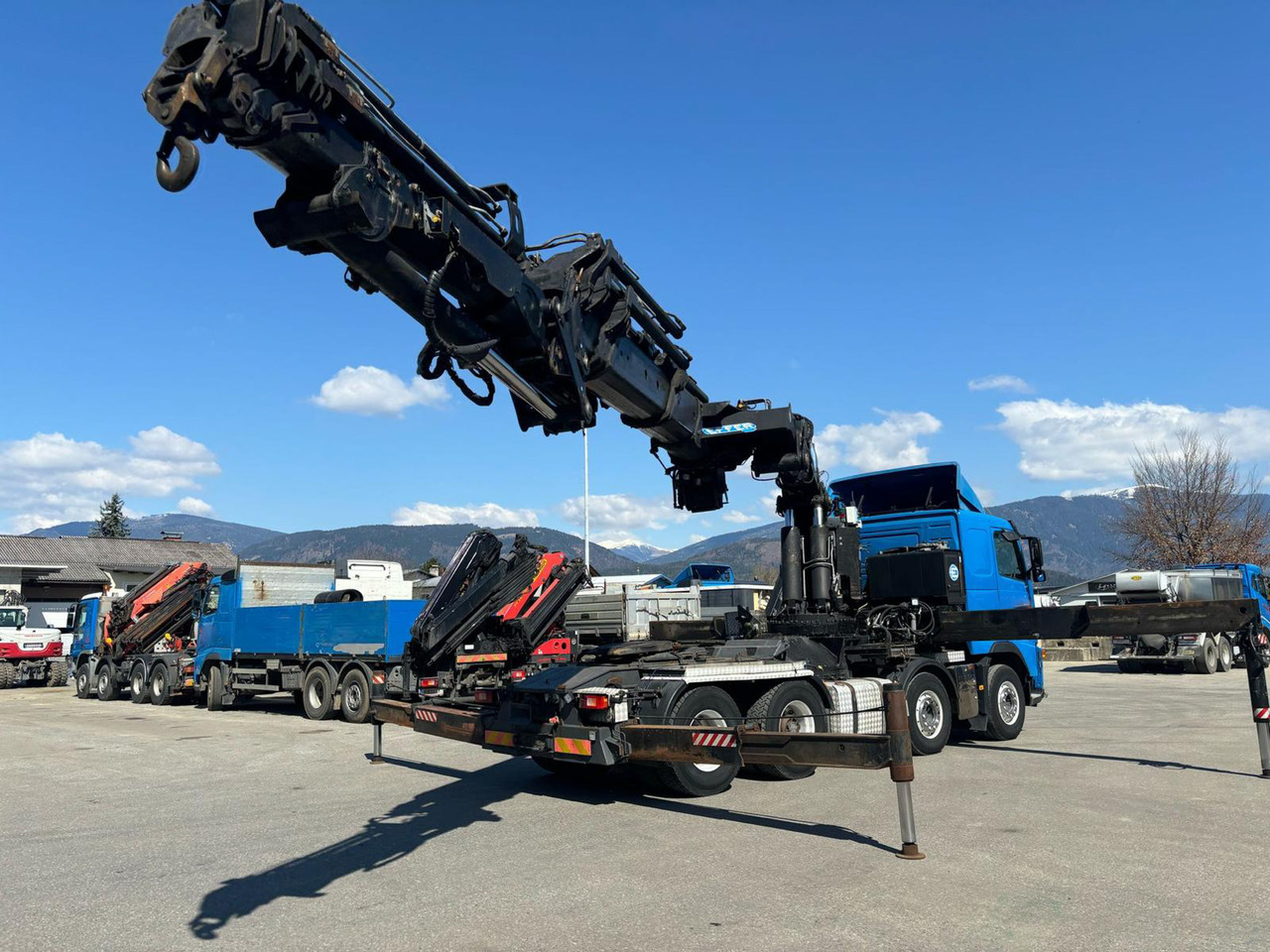 Volvo 520 FH + Effer 1550/8S - Grue auxiliaire: photos 4 Volvo 520 FH + Effer 1550/8S - Grue auxiliaire: photos 4