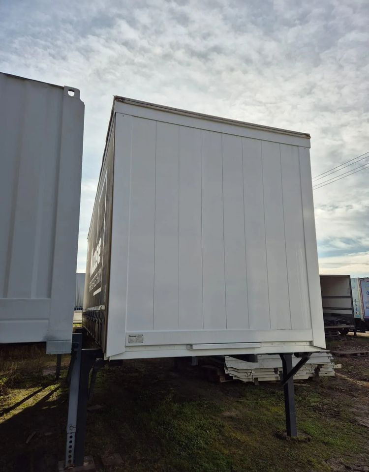 Krone - Carrosserie bâchee: photos 3 Krone - Carrosserie bâchee: photos 3