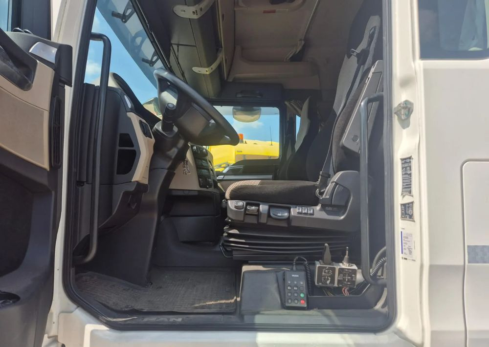 Camion ampliroll MAN TGX 26-460 Hakowiec oś skrętna: photos 13 Camion ampliroll MAN TGX 26-460 Hakowiec oś skrętna: photos 13