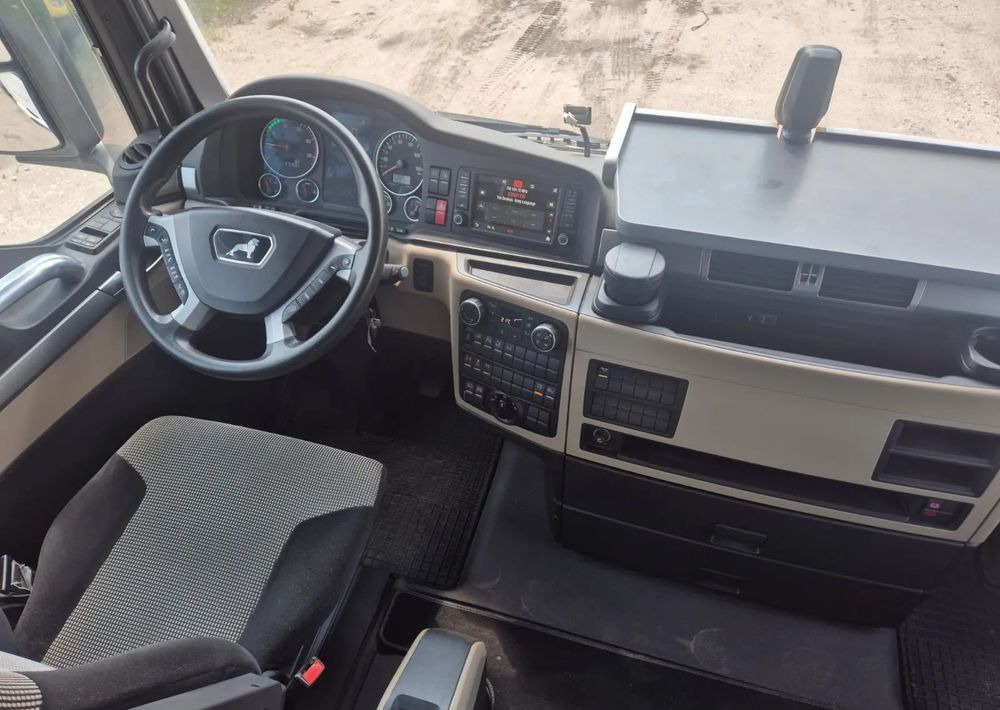 Camion ampliroll MAN TGX 26-460 Hakowiec oś skrętna: photos 18 Camion ampliroll MAN TGX 26-460 Hakowiec oś skrętna: photos 18