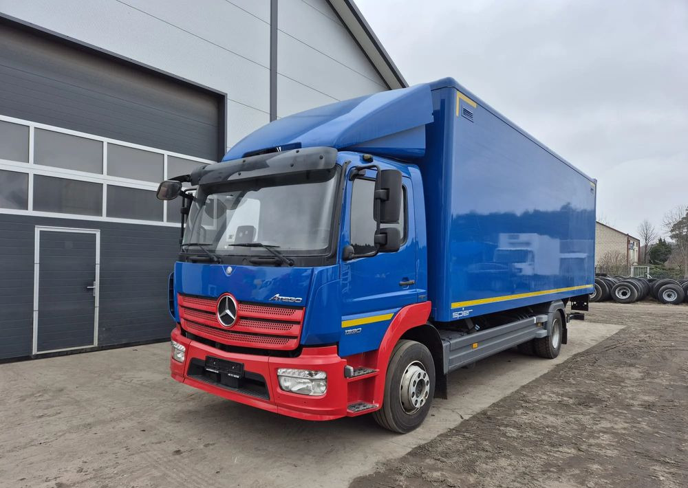 Mercedes-Benz Atego 1330 Euro 6 - Camion fourgon: photos 1 Mercedes-Benz Atego 1330 Euro 6 - Camion fourgon: photos 1