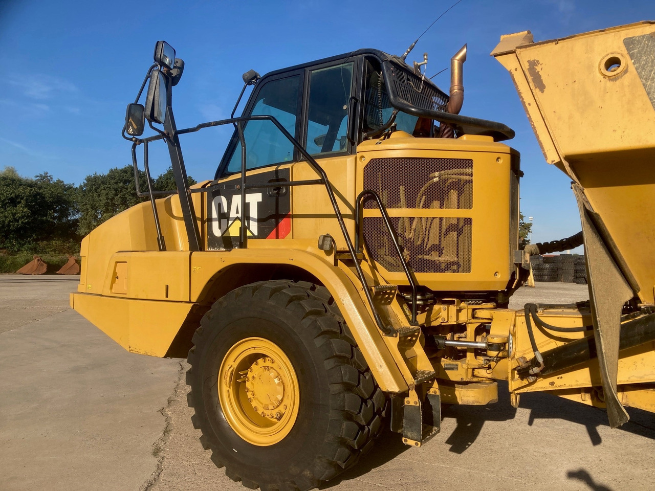 CATERPILLAR 730C - Tombereau articulé: photos 2 CATERPILLAR 730C - Tombereau articulé: photos 2