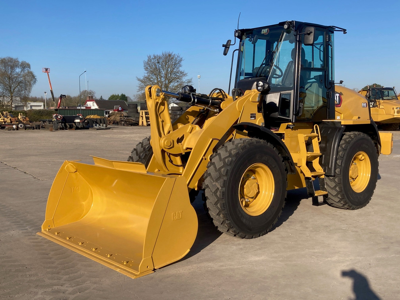 CATERPILLAR 910 - Chargeuse sur pneus: photos 3 CATERPILLAR 910 - Chargeuse sur pneus: photos 3
