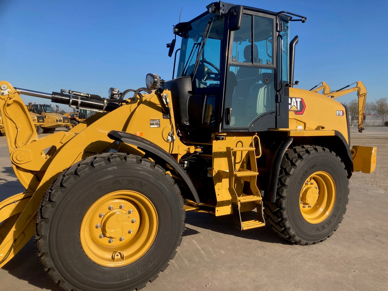 CATERPILLAR 910 - Chargeuse sur pneus: photos 2 CATERPILLAR 910 - Chargeuse sur pneus: photos 2