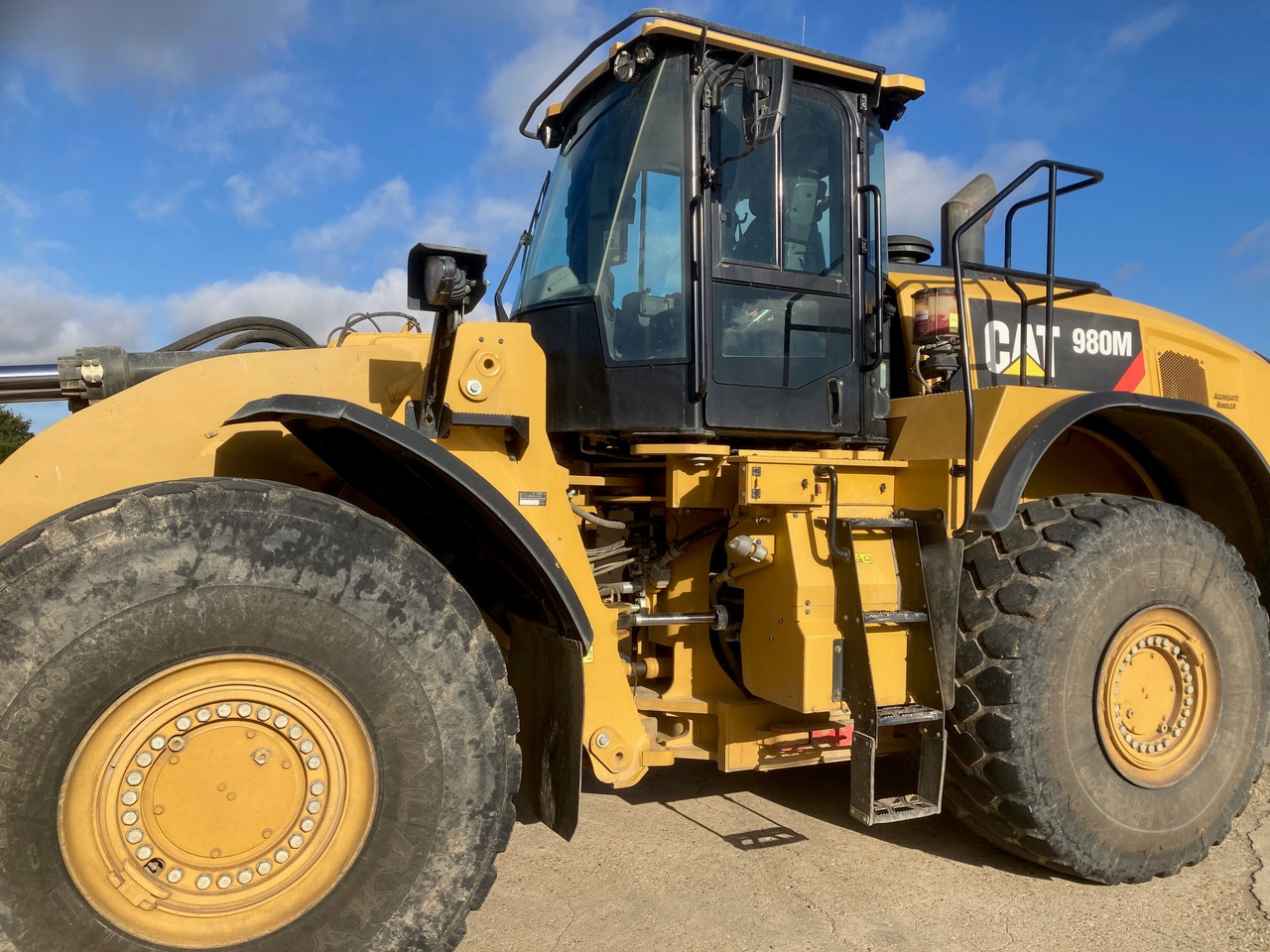 CATERPILLAR 980M - Chargeuse sur pneus: photos 2 CATERPILLAR 980M - Chargeuse sur pneus: photos 2