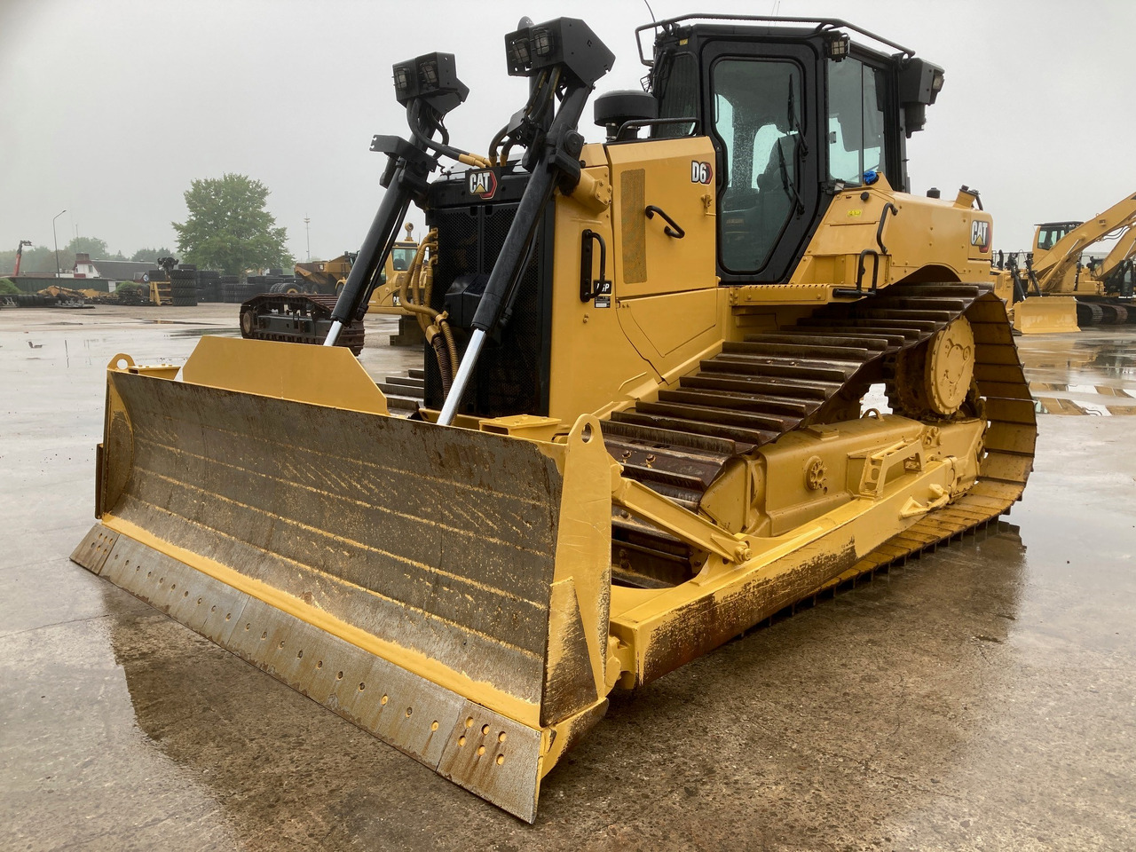 CATERPILLAR D6 LGP - Bulldozer: photos 1 CATERPILLAR D6 LGP - Bulldozer: photos 1