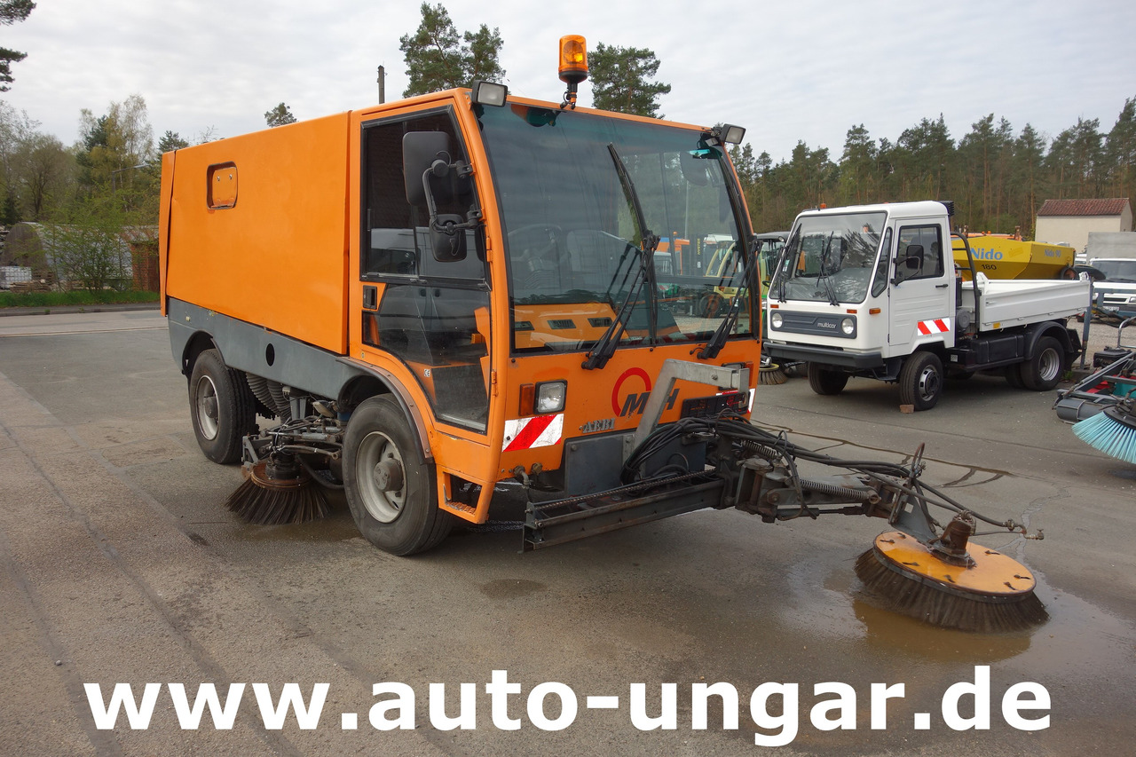 Aebi MFH 5000 Kehrmaschine Baujahr 2004 4-Rad Lenkung Wildkrautbesen - Balayeuse de voirie: photos 3 Aebi MFH 5000 Kehrmaschine Baujahr 2004 4-Rad Lenkung Wildkrautbesen - Balayeuse de voirie: photos 3