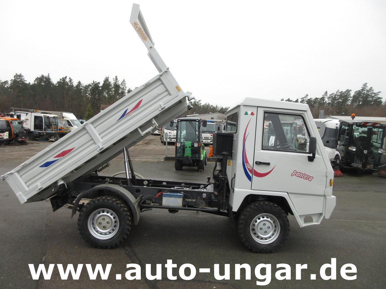 FORT Pantera 4WD Comaca Car 4x4 3-Seiten Kipper Untersetzung 40km/h Agricultural - Benne agricole: photos 5 FORT Pantera 4WD Comaca Car 4x4 3-Seiten Kipper Untersetzung 40km/h Agricultural - Benne agricole: photos 5