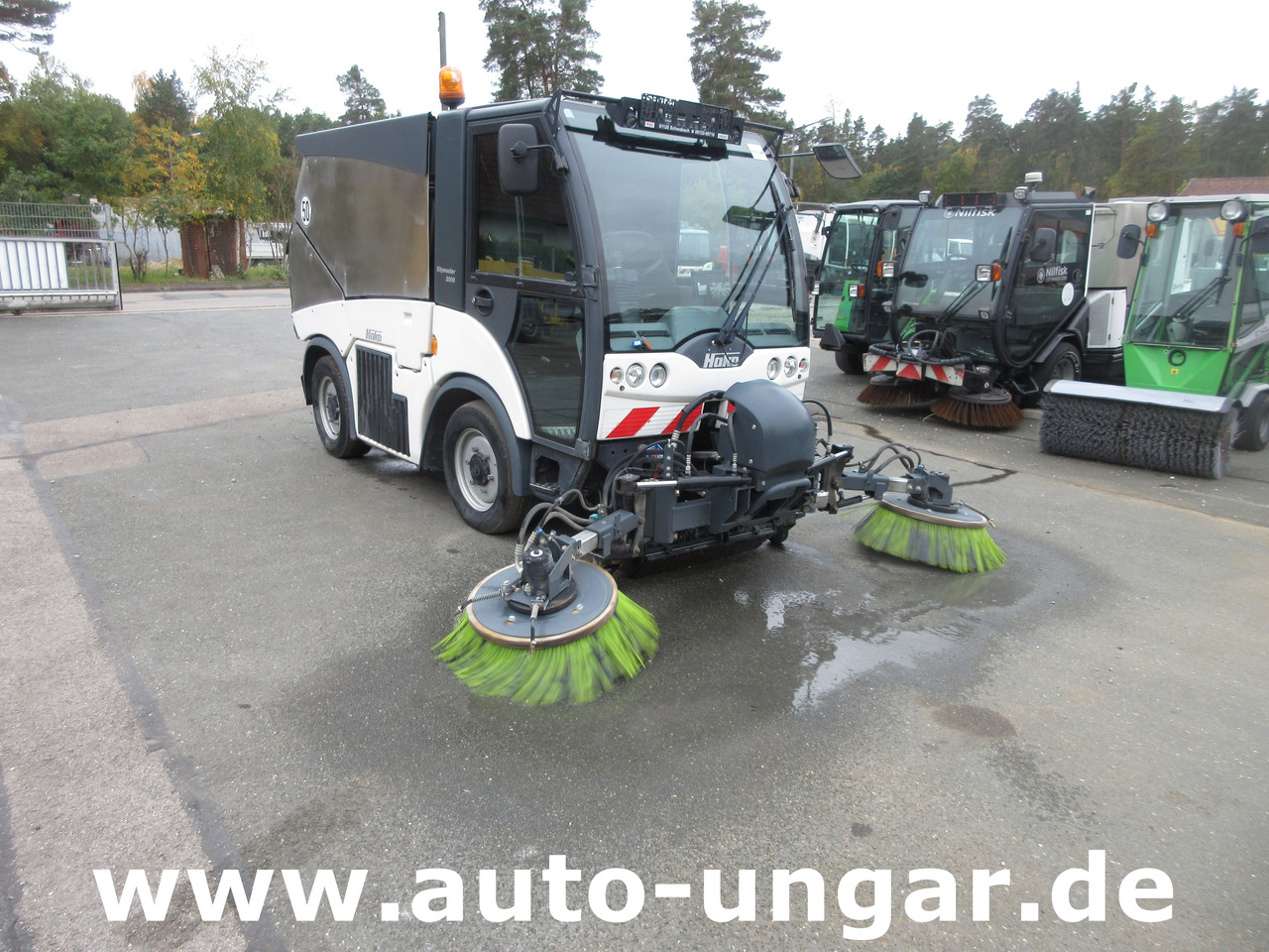 Hako Citymaster CM 2000 Kehrmaschine 4-Rad-Lenkung VW Diesel Motor - Balayeuse de voirie: photos 1 Hako Citymaster CM 2000 Kehrmaschine 4-Rad-Lenkung VW Diesel Motor - Balayeuse de voirie: photos 1