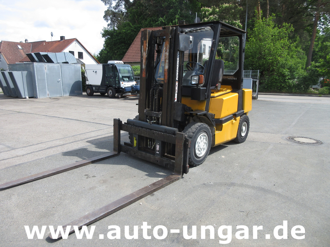 JUNGHEINRICH DFG 40 Diesel Gabelstapler 4.000kg Freihub Steinbock Yale Still Boss - Chariot élévateur diesel: photos 1 JUNGHEINRICH DFG 40 Diesel Gabelstapler 4.000kg Freihub Steinbock Yale Still Boss - Chariot élévateur diesel: photos 1
