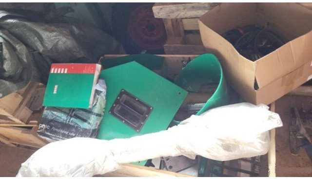 Broyeur de végétaux Jenz HEM 582Z: photos 10 Broyeur de végétaux Jenz HEM 582Z: photos 10