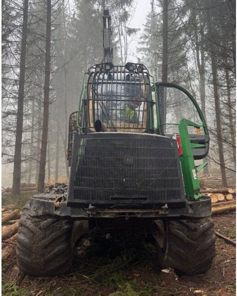 John Deere 1010E 8W - Porteur: photos 4 John Deere 1010E 8W - Porteur: photos 4