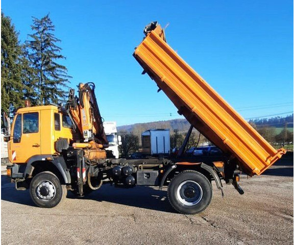 MAN LE18.250 - Camion benne, Camion grue: photos 1 MAN LE18.250 - Camion benne, Camion grue: photos 1