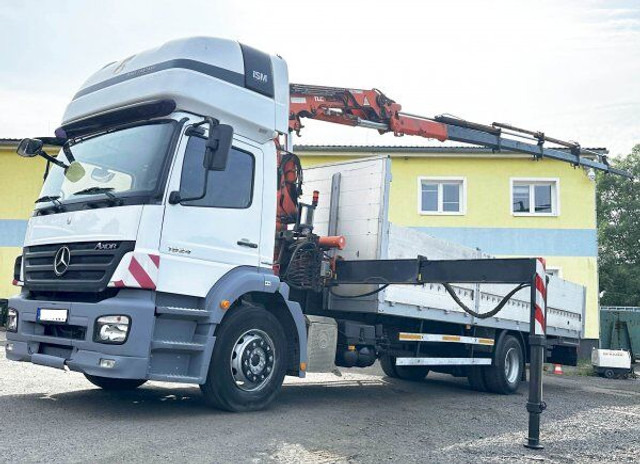 Mercedes-Benz Axor 1824 - Camion plateau, Camion grue: photos 1 Mercedes-Benz Axor 1824 - Camion plateau, Camion grue: photos 1